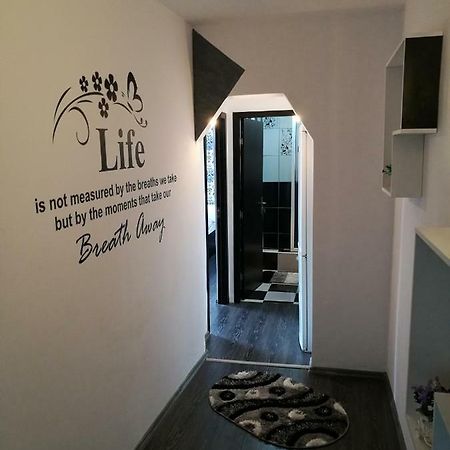 White Black Rooms Hunedoara Exterior foto
