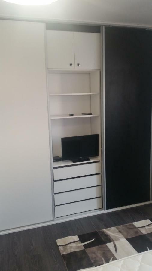 White Black Rooms Hunedoara Exterior foto
