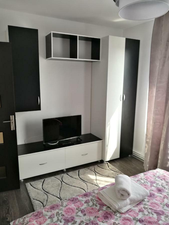 White Black Rooms Hunedoara Exterior foto